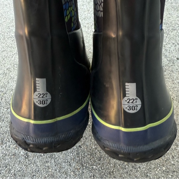 BOGS K Grasp Axel Snow Boots Kids youth Size  -22/-30 preloved blue black unisex - Picture 6 of 8